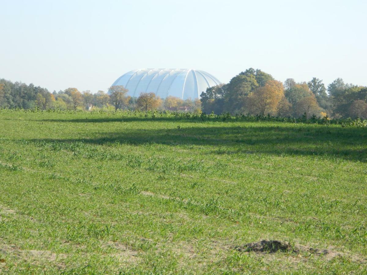Unter Den Linden Halbe Exterior foto